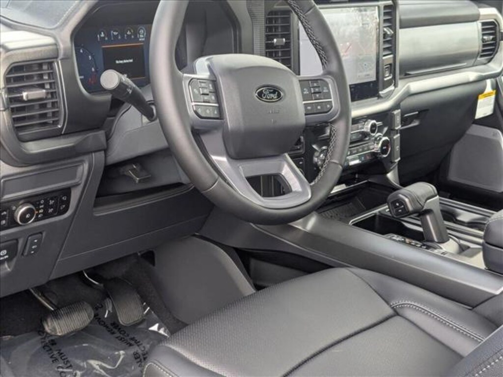 New 2025 Ford F-150 LARIAT Truck SuperCrew Cab