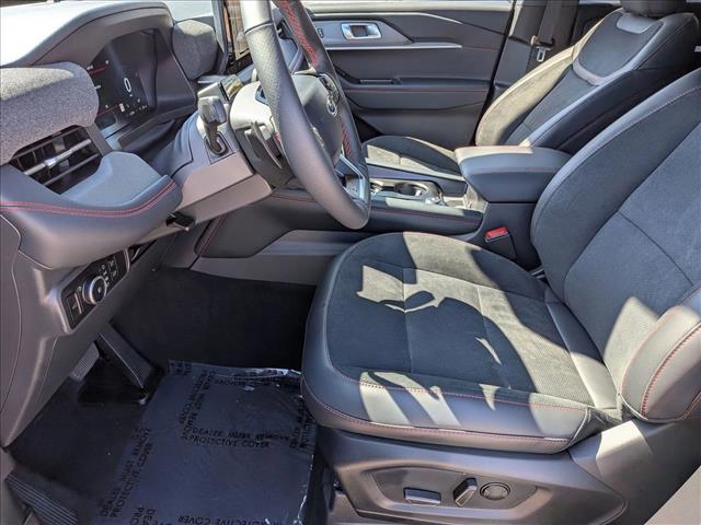 2025 Ford Explorer ST photo 2