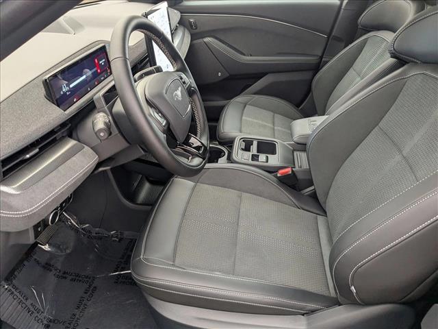 2025 Ford Mustang Mach-E GT photo 4