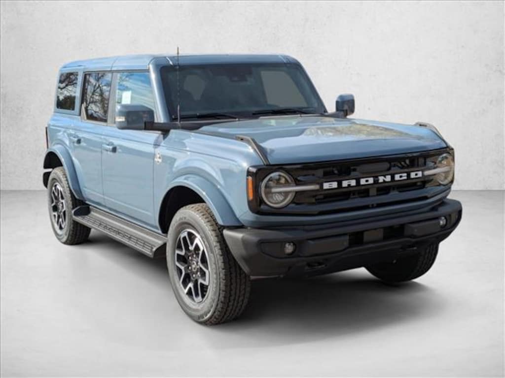 New 2025 Ford Bronco Outer Banks SUV