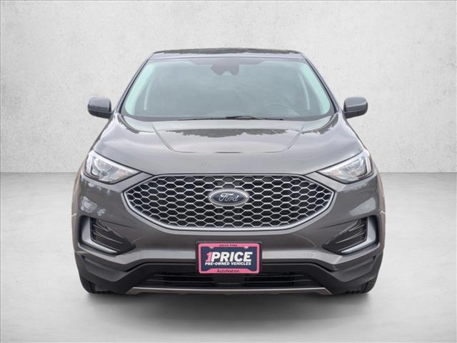2023 Ford Edge SEL photo 2