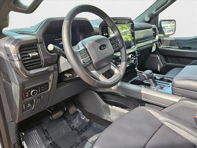 2025 Ford F-150 Lariat photo 3