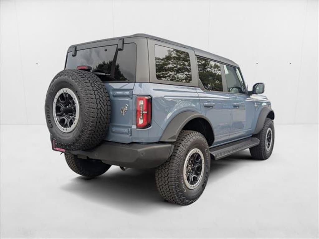 New 2025 Ford Bronco Outer Banks SUV