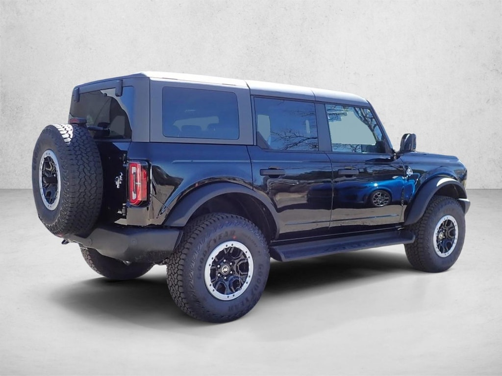 New 2026 Ford Bronco Outer Banks SUV