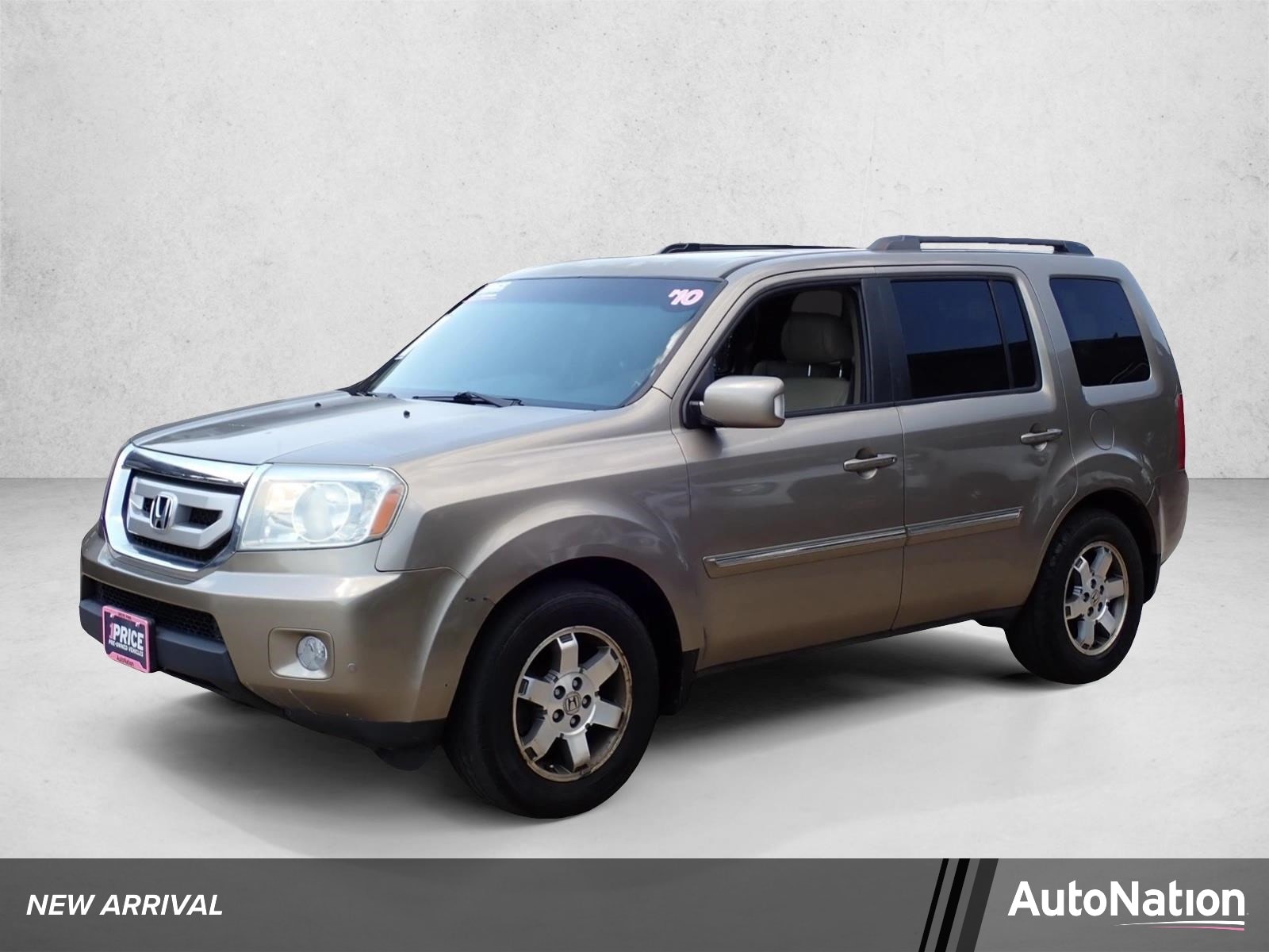 2010 Honda Pilot Touring 4WD w/ NAVI and RES's photo