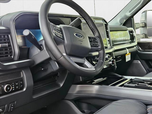 2025 Ford F-350 Lariat photo 3