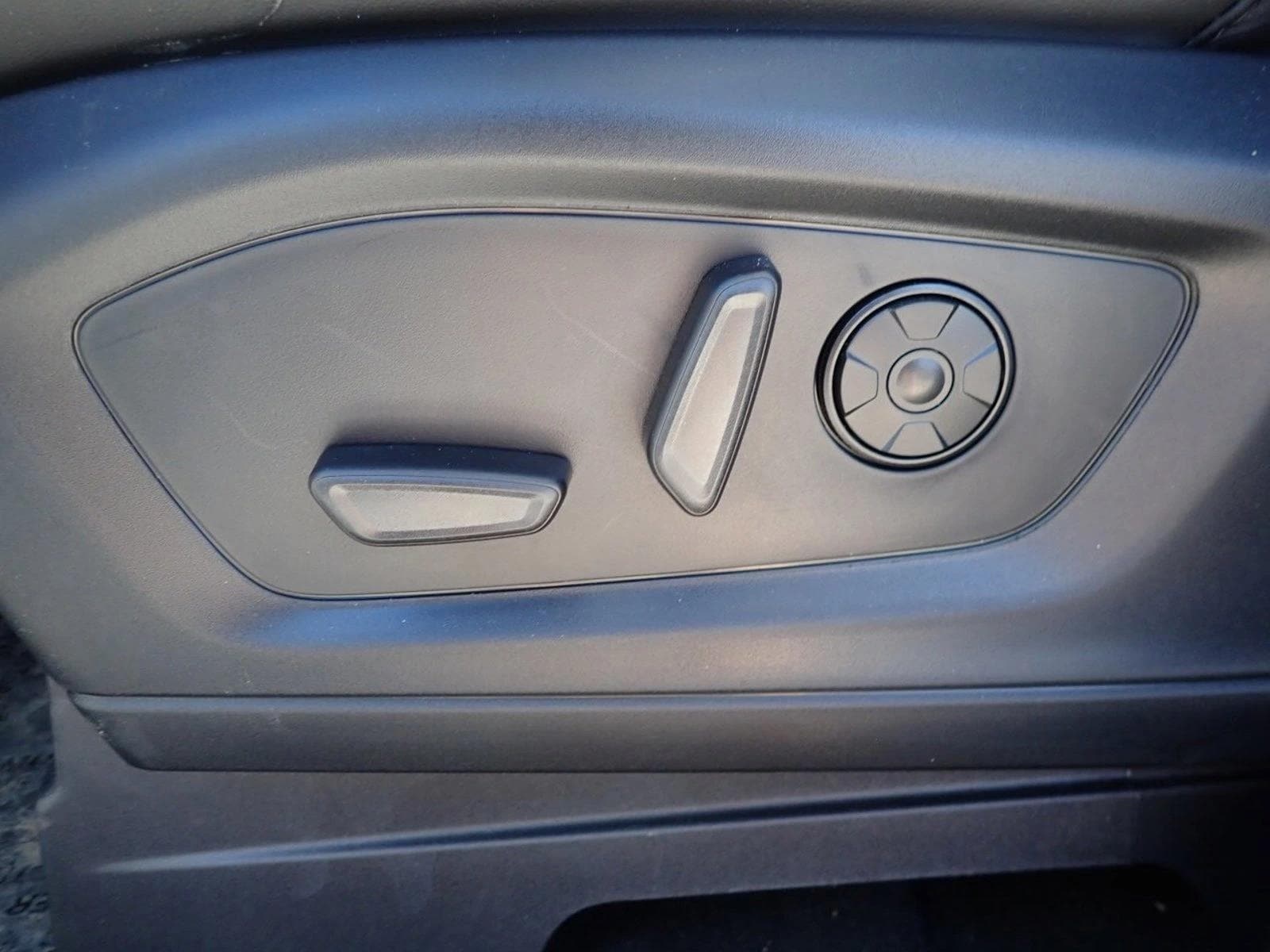 2026 Ford Explorer ST - Photo 14
