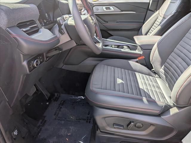 2025 Ford Explorer ST-Line photo 3