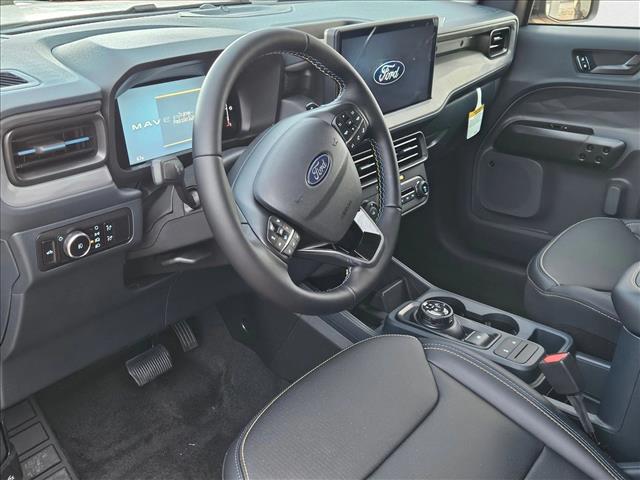 2025 Ford Maverick photo 3