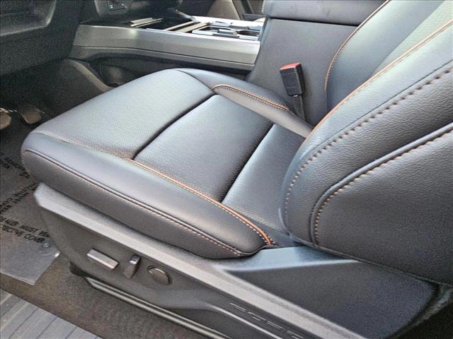 2025 Ford F-350 Lariat photo 3