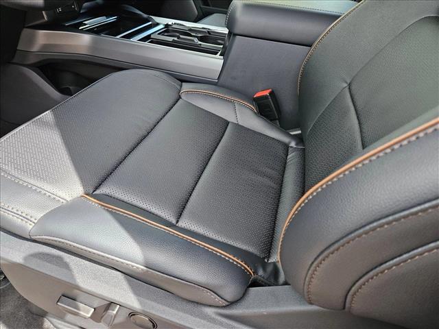 2025 Ford F-350 Lariat photo 4