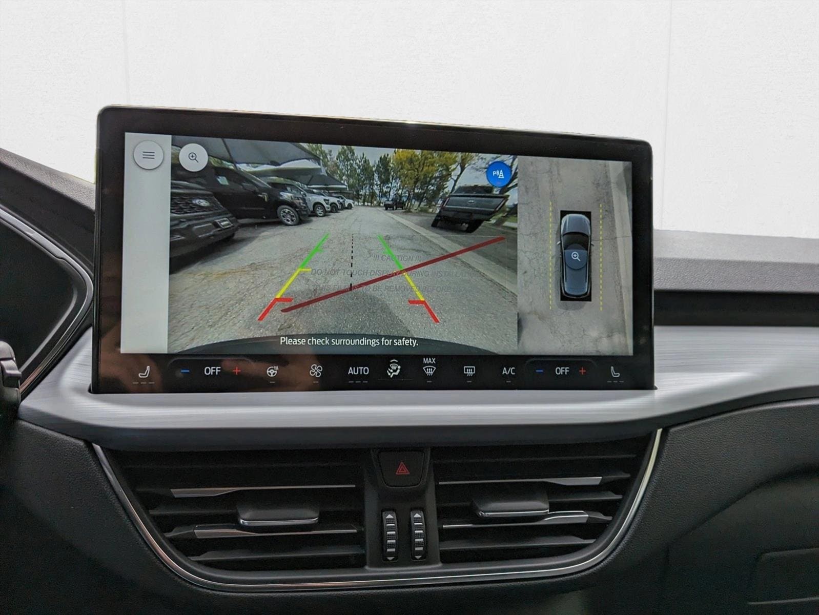 2024 Ford Escape PHEV - Photo 13