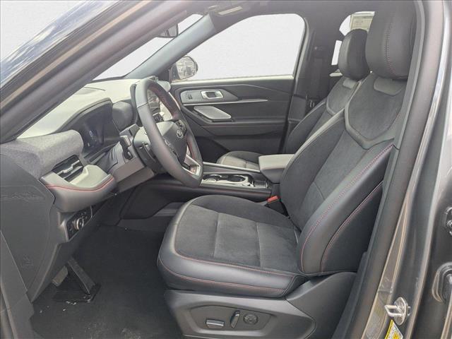 2025 Ford Explorer ST photo 3