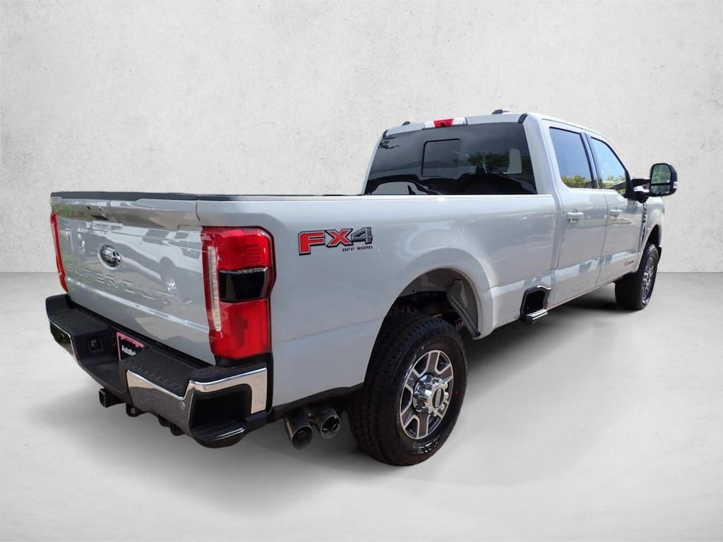 New 2026 Ford F-350 LARIAT Truck Crew Cab