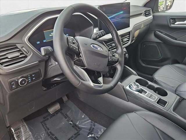 2025 Ford Escape photo 3