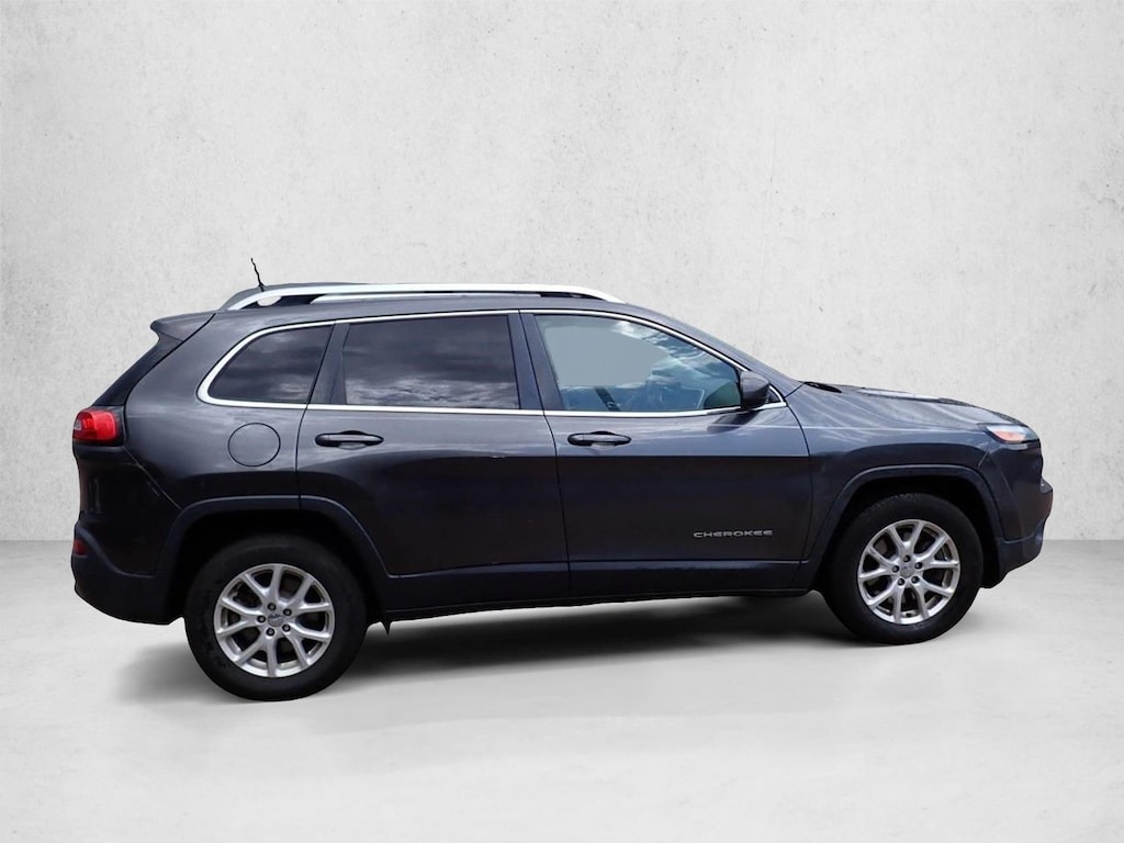 Used 2016 Jeep Cherokee Latitude SUV