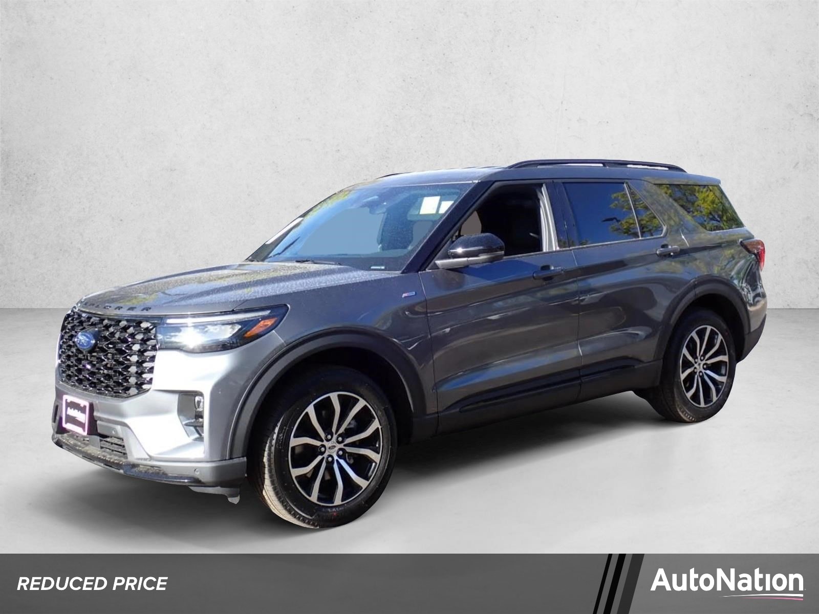 2026 Ford Explorer ST-LINE 4WD's photo
