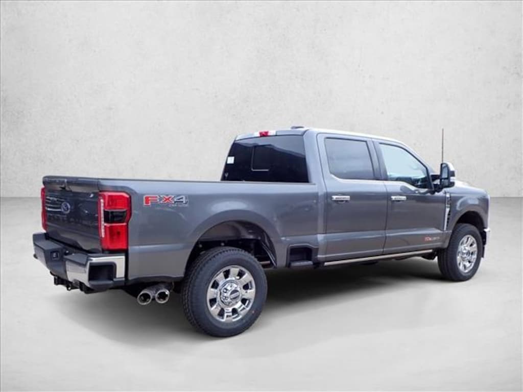 New 2026 Ford F-350 LARIAT Truck Crew Cab