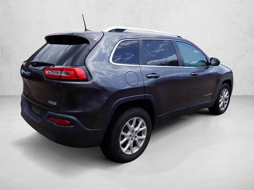 Used 2016 Jeep Cherokee Latitude SUV