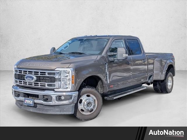 2023 Ford F-350 Super Duty XLT's photo