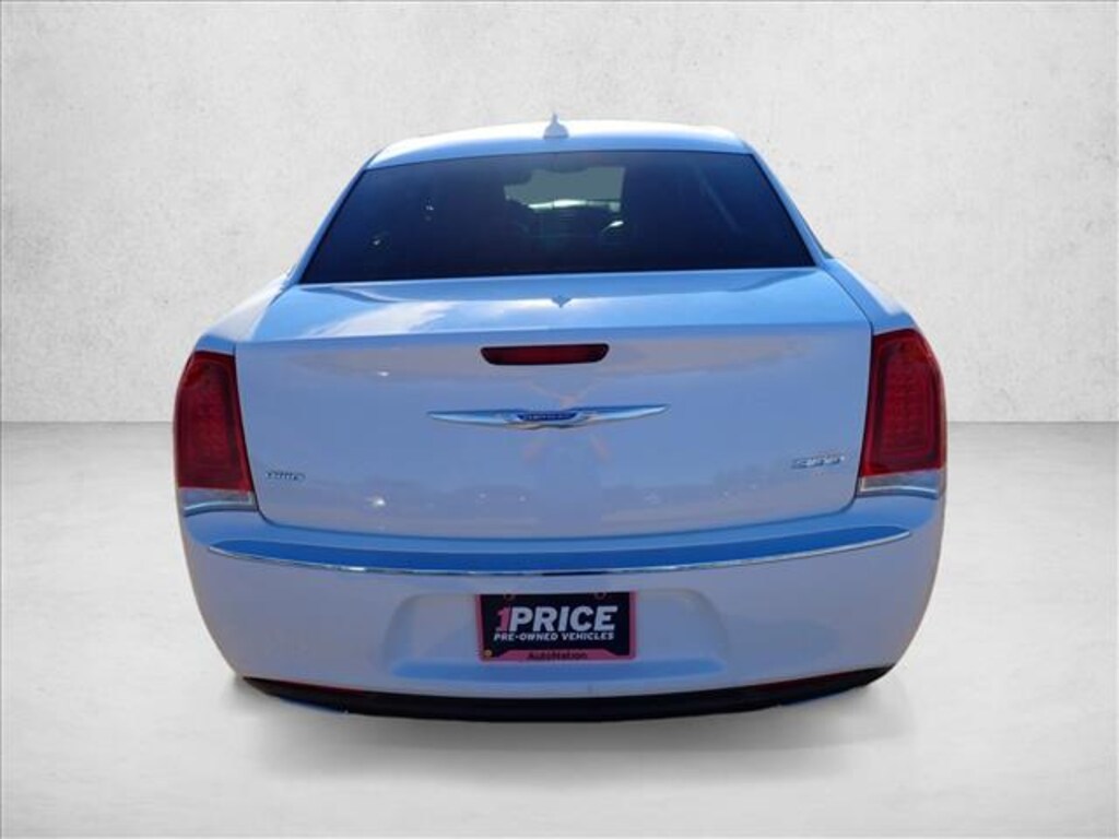 Used 2018 Chrysler 300 Limited Sedan