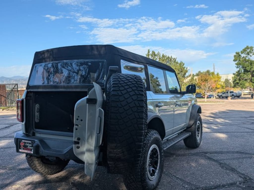 New 2024 Ford Bronco Outer Banks SUV