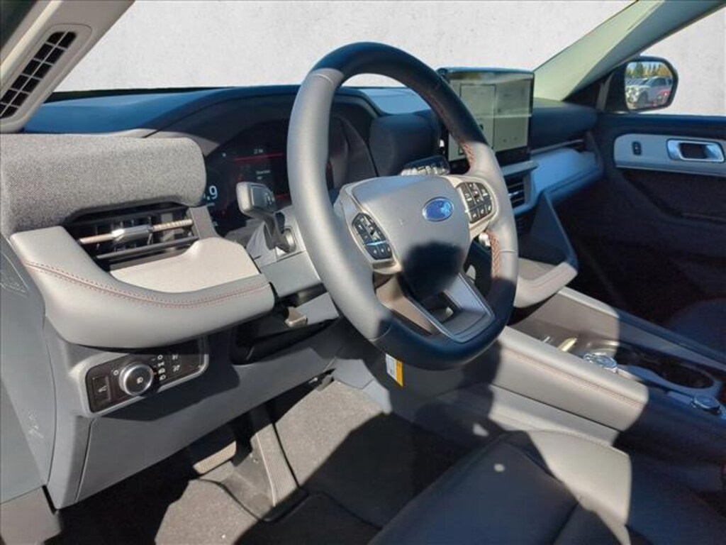 New 2025 Ford Explorer Active SUV