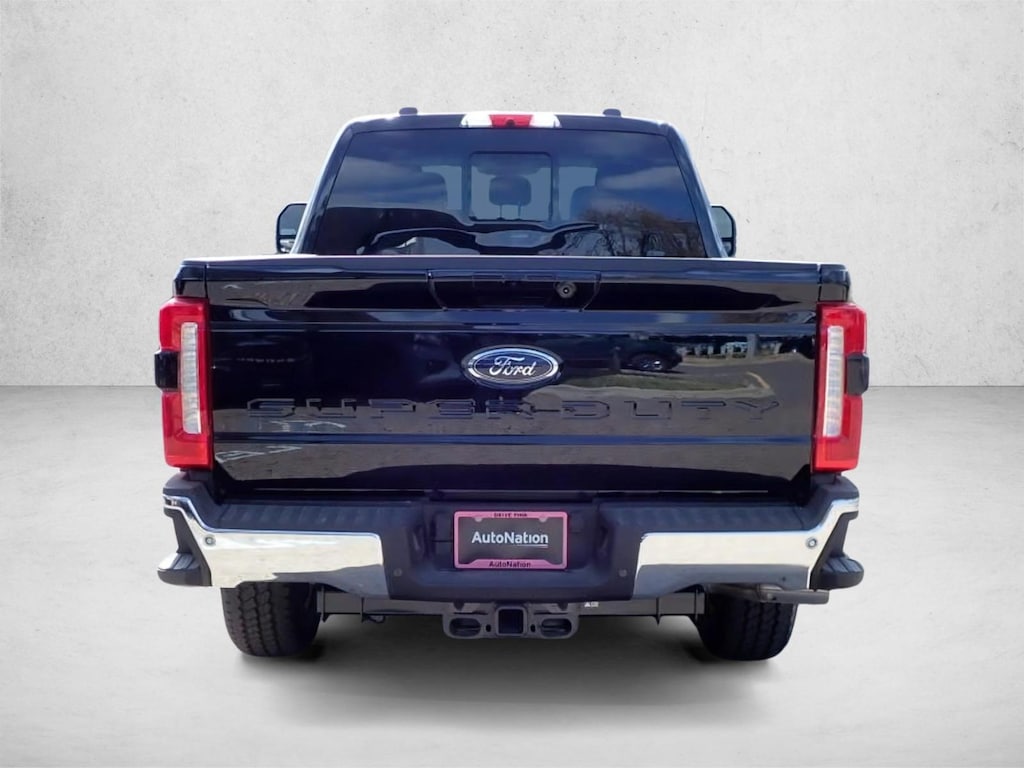 New 2026 Ford F-250 LARIAT Truck Crew Cab