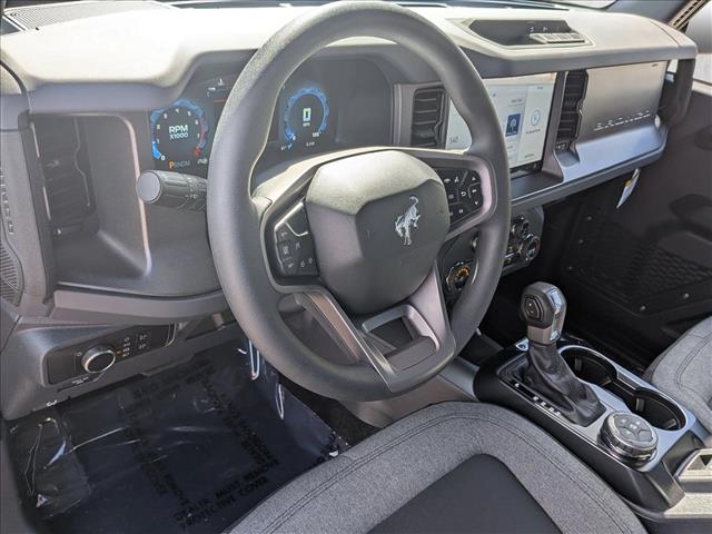 2025 Ford Bronco Base photo 3