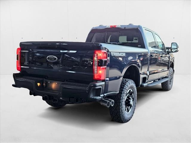 2025 Ford F-350 Lariat photo 2