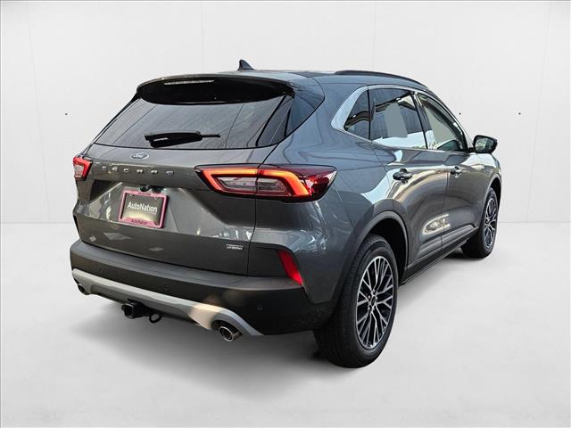 2025 Ford Escape photo 2