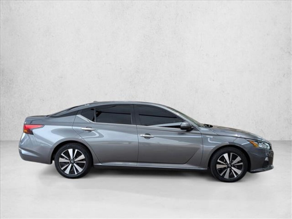 Used 2021 Nissan Altima 2.5 SV Sedan