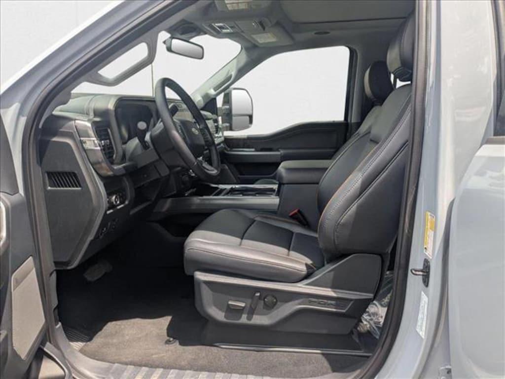 New 2025 Ford F-250 LARIAT Truck Crew Cab