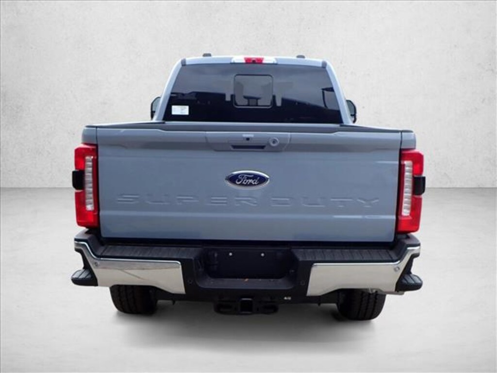 New 2026 Ford F-350 LARIAT Truck Crew Cab