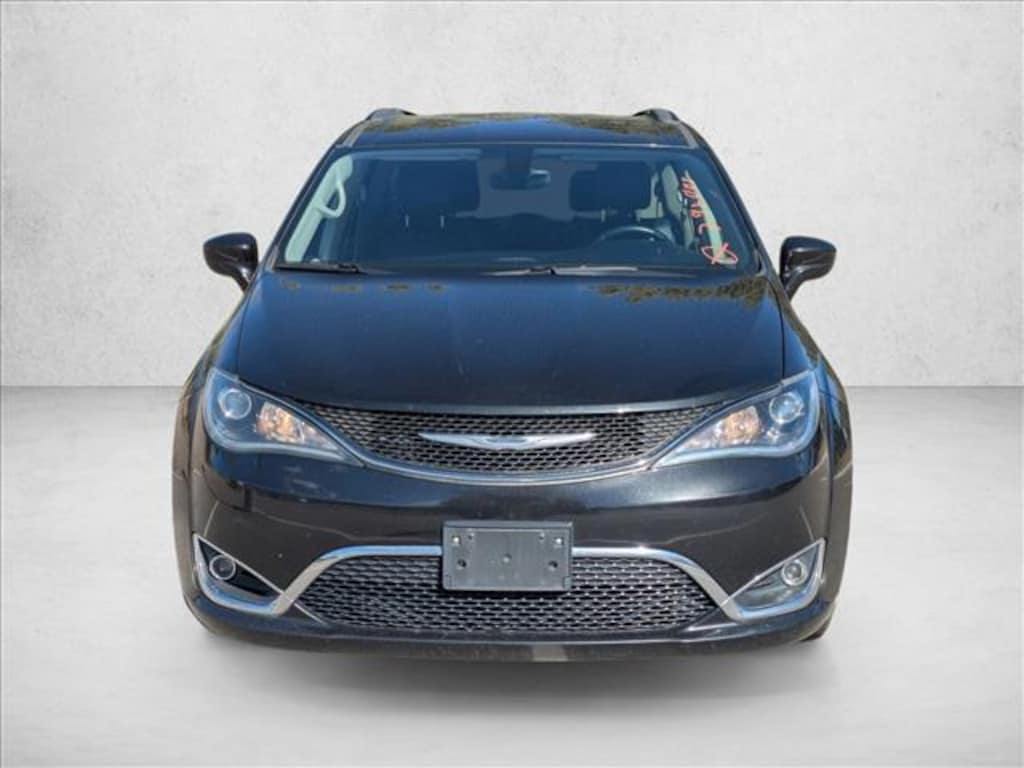 Used 2017 Chrysler Pacifica Touring-L Van