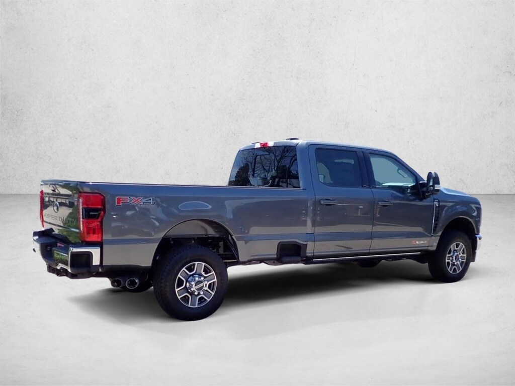 New 2026 Ford F-350 LARIAT Truck Crew Cab