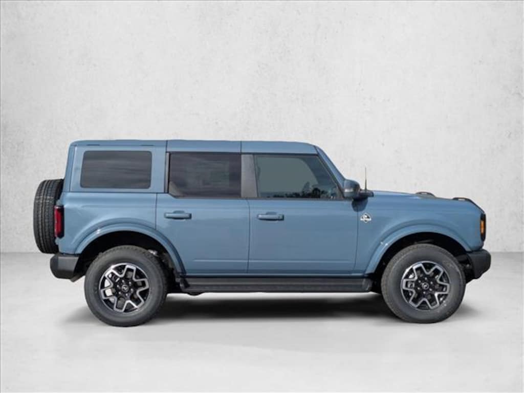New 2025 Ford Bronco Outer Banks SUV