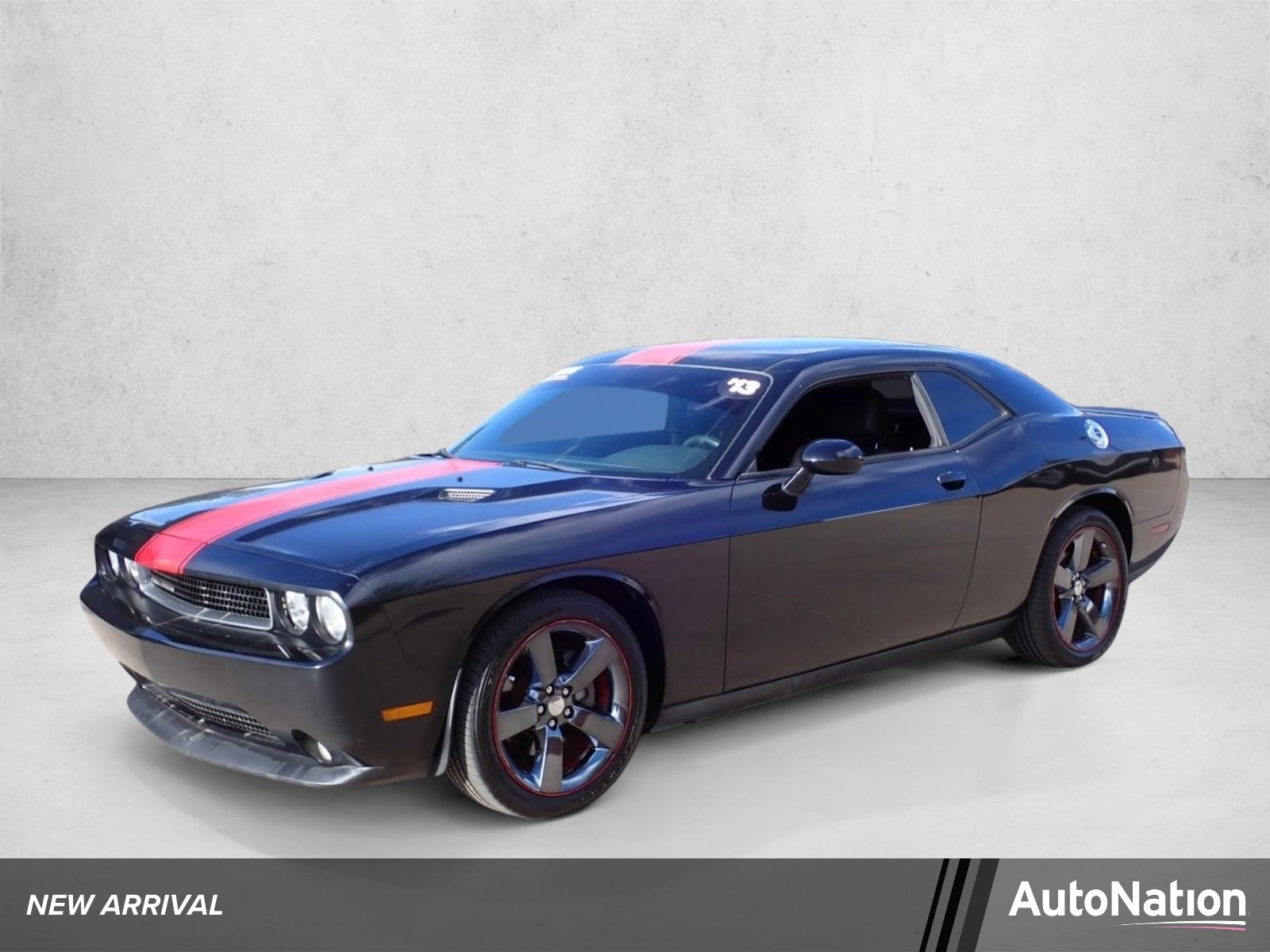 2013 Dodge Challenger SXT's photo