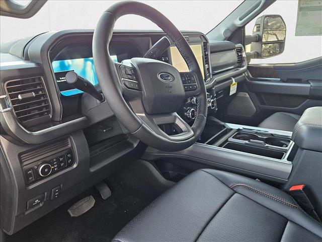 2025 Ford F-350 Lariat photo 3