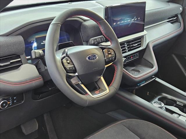 2025 Ford Explorer ST photo 3