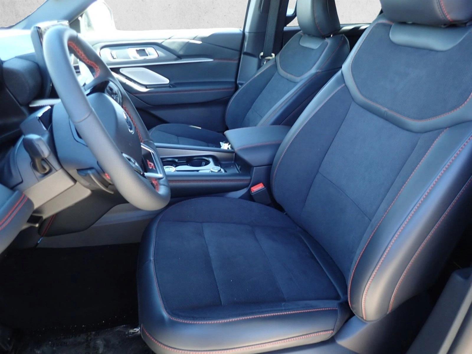 2026 Ford Explorer ST - Photo 13