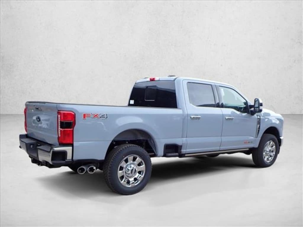 New 2026 Ford F-350 LARIAT Truck Crew Cab