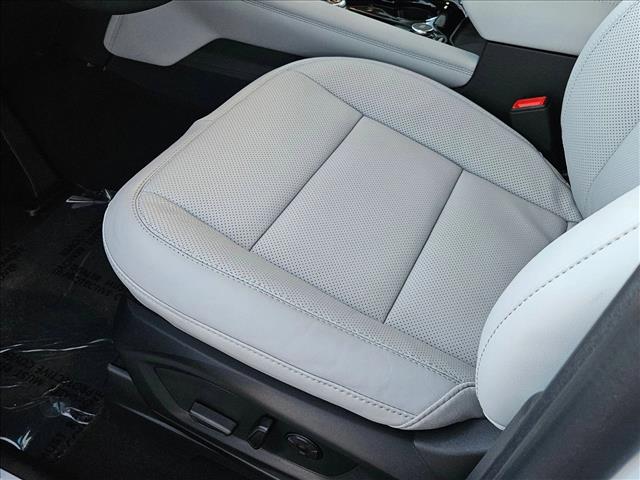 2025 Ford Explorer Platinum photo 4