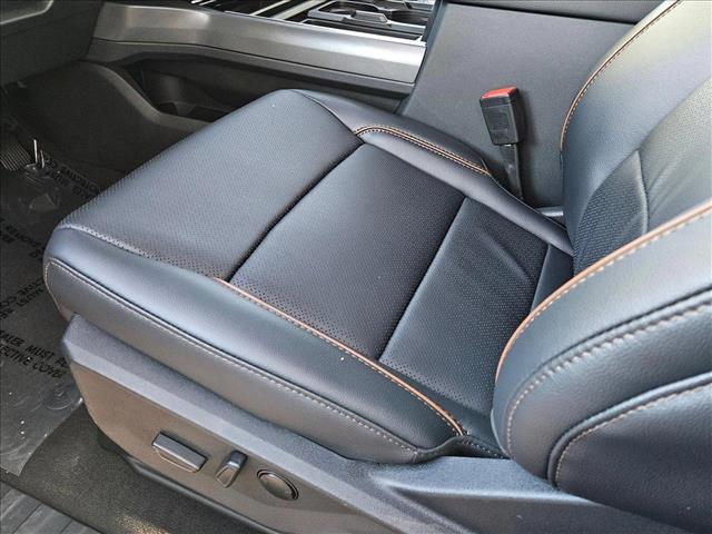 2025 Ford F-350 Lariat photo 4