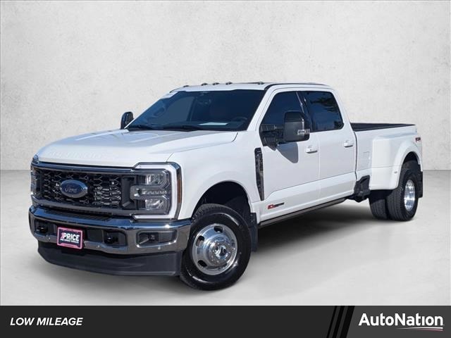 2024 Ford F-350 Super Duty Lariat's photo