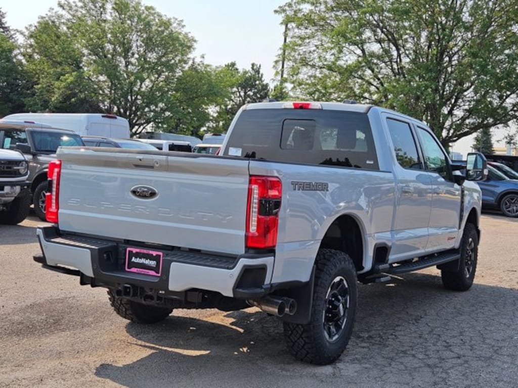 New 2025 Ford F-350 LARIAT Truck Crew Cab