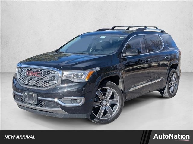 2017 GMC Acadia Denali's photo