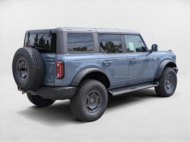 2025 Ford Bronco Outer Banks photo 2