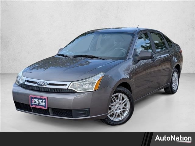 2011 Ford Focus SE's photo