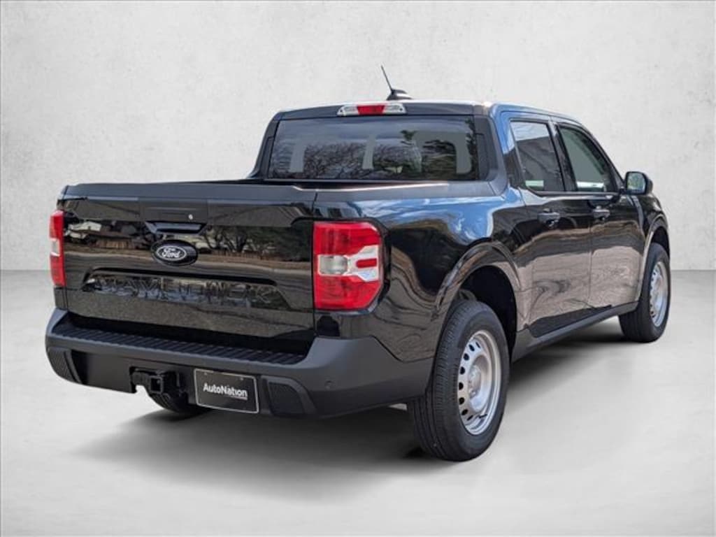 New 2025 Ford Maverick XL Truck SuperCrew